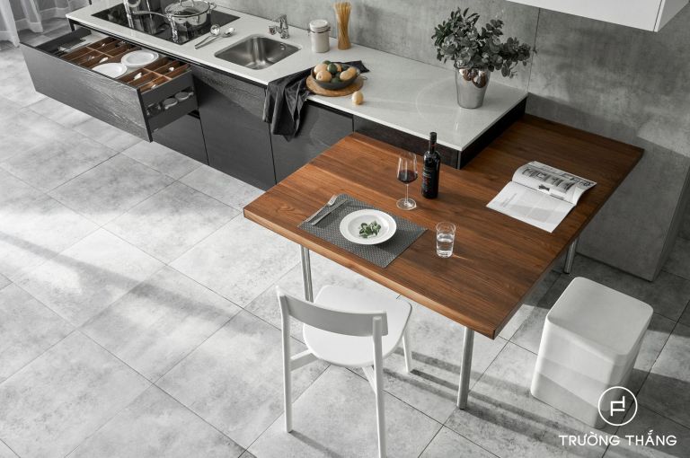 應(yīng)該選擇帶桃條的木質(zhì)廚柜還是單獨(dú)的木質(zhì)廚柜？